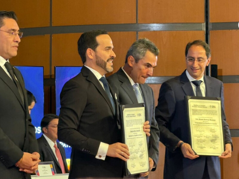 abelardo de la espriella recibe la credencial oficial como presidente electo de colombia abelardo de la espriella