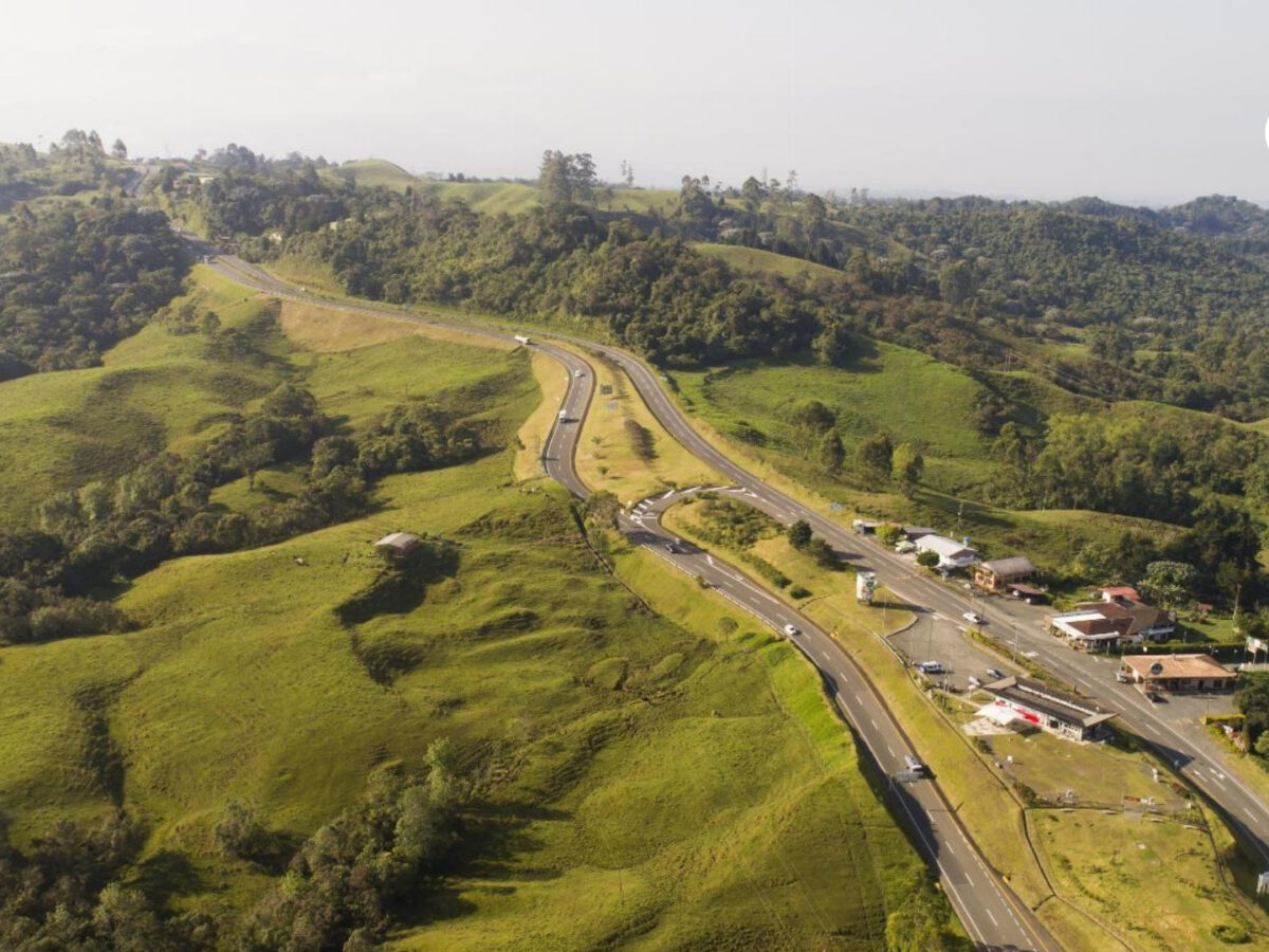 Gobierno reduce tarifas en peajes de Autopistas del Café bajo estricto techo de gasto
