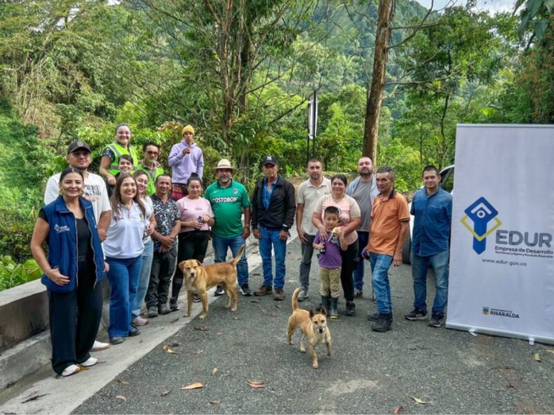 Gobernación de Risaralda recupera vía clave para campesinos de Santa Rosa de Cabal