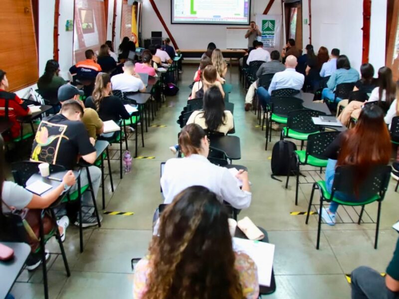 CARDER fortalece las capacidades del sector productivo sobre gestión de residuos y cumplimiento ambiental