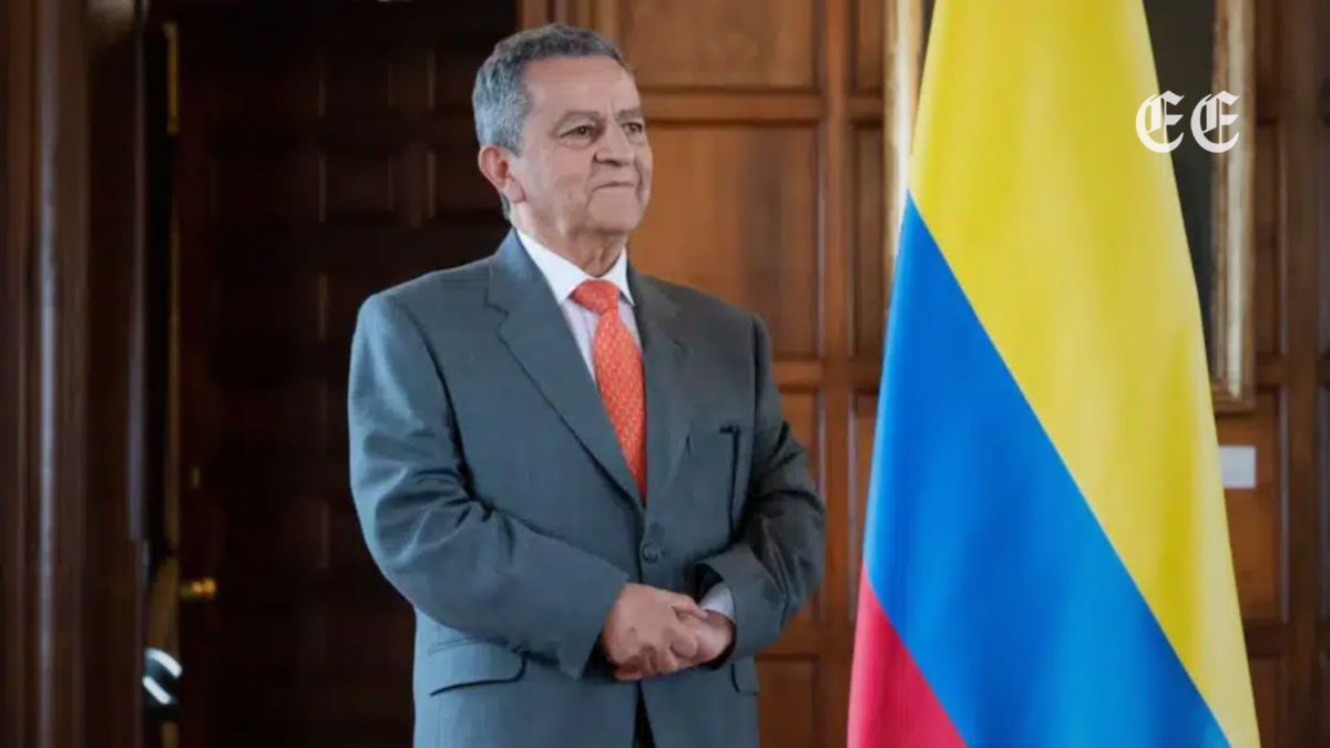 fiscalia imputa al exsecretario general de la cancilleria por presuntas irregularidades en la adjudicacion de contrato para la expedicion de pasaportes pagina web