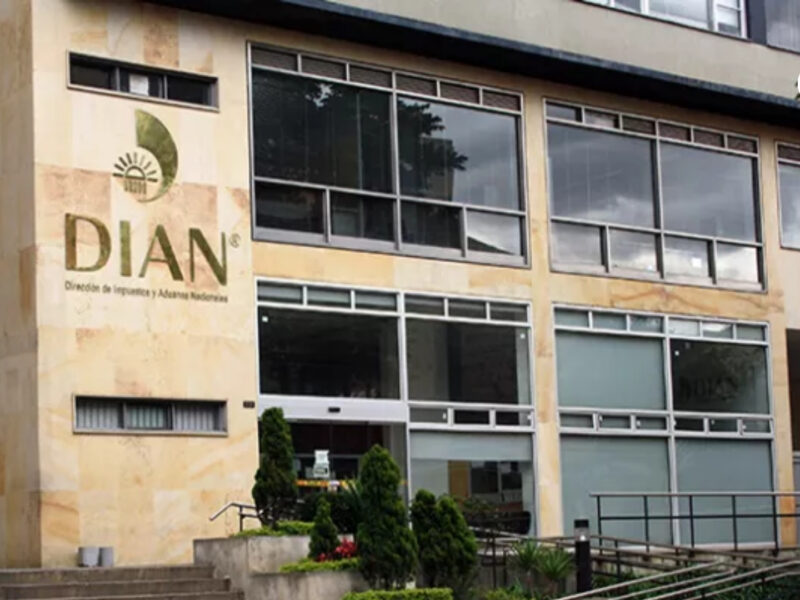 la dian establece los topes de ingresos que obligan a los independientes a cobrar iva en 2026 dian