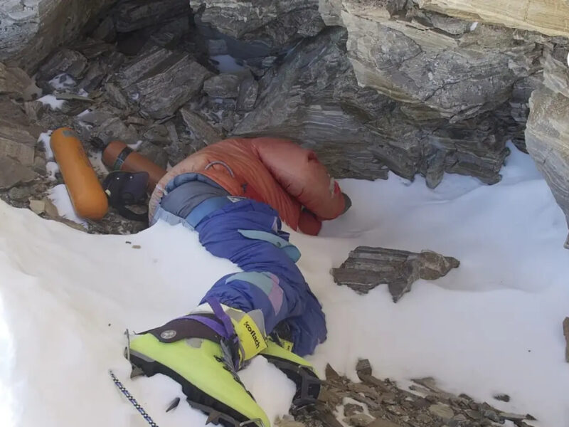 operacion everest para recuperar el cuerpo congelado de botas verdes tras tres decadas de misterio botas verdes 20minutos