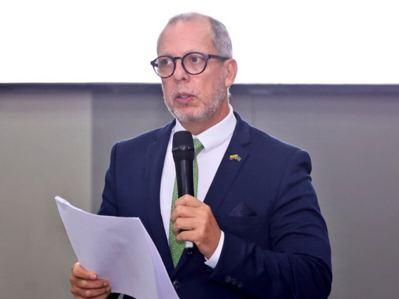 procuraduria suspende al embajador de colombia en brasil alfredo saade por presunta participacion en politica brasil colombia