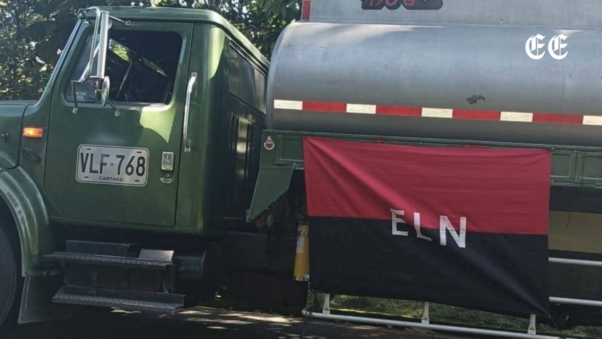 ataque del eln en la via entre risaralda y choco deja un vehiculo de carga incinerado camion eln choco risaralda redes sociales