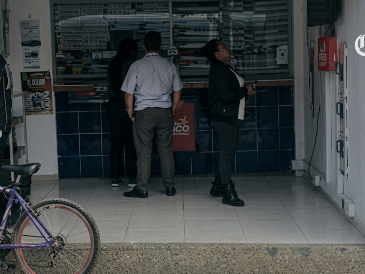 Conductor de SITP detuvo su ruta en Bogotá para comprar un Chance