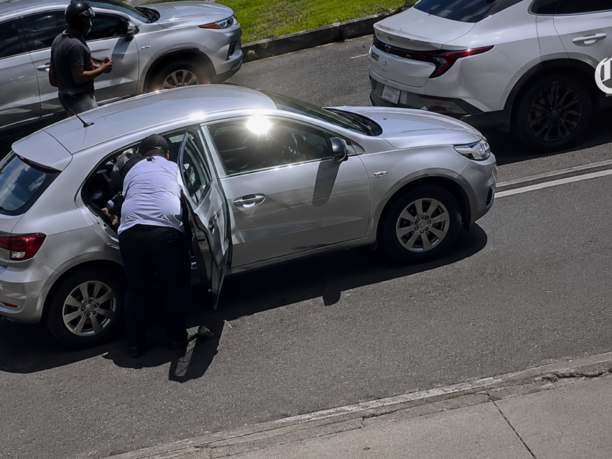 El bebé Thiago Mateo nació dentro de un automóvil atrapado en el tráfico de la avenida Suba en Bogotá