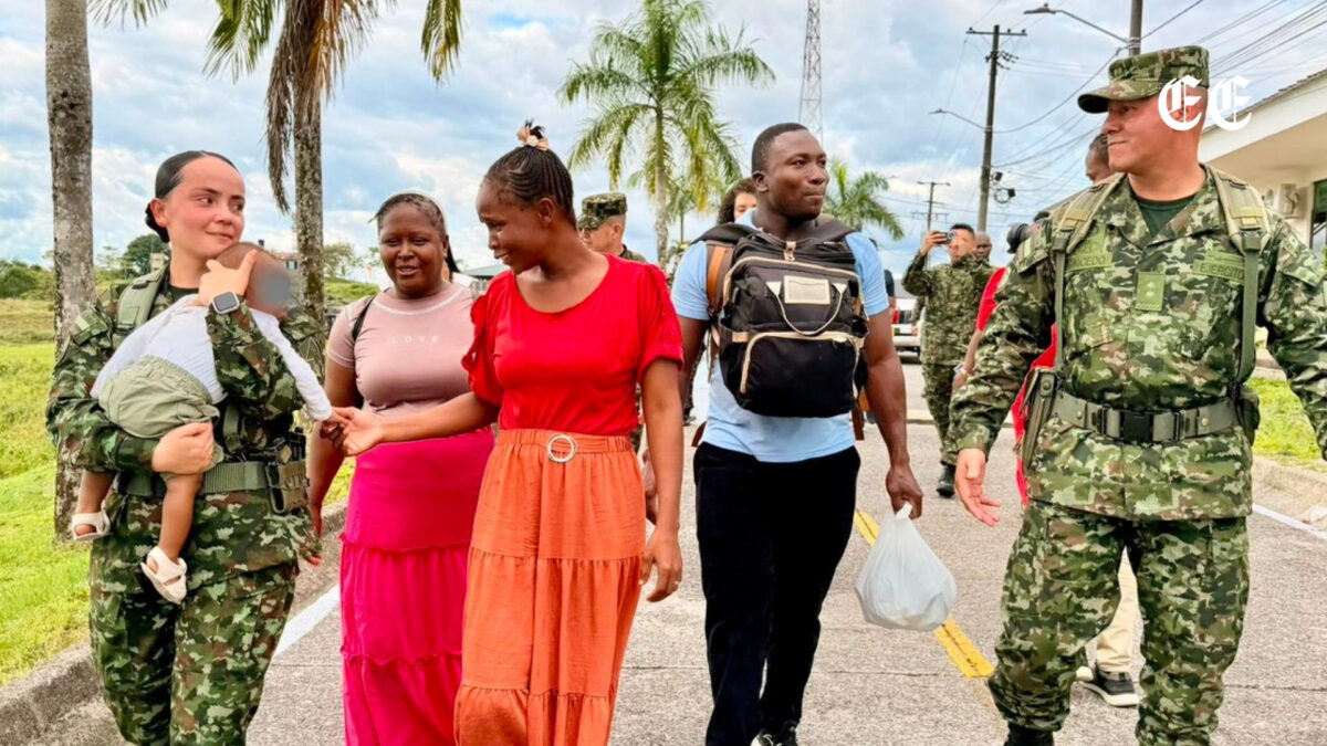 Fuerzas Militares rescatan en Chocó a 39 personas que habían sido secuestradas por el ELN 1 fuerzas militares rescatan en choco a 39 personas que habian sido secuestradas por el eln rescatados choco ejercito nacional