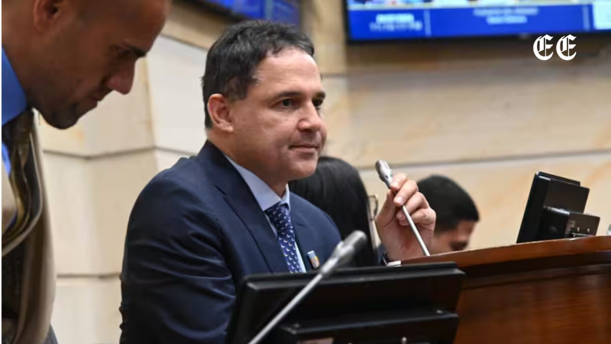 Pacto Histórico y Centro Democrático unidos y celebrando su primera victoria con Honorio Henríquez, Presidente del Senado en el Congreso ¿Ganó Petro o ganó Uribe? 1 pacto historico y centro democratico unidos y celebrando su primera victoria con honorio henriquez presidente del senado en el congreso gano petro o gano uribe honorio henriquez presidente senado sena