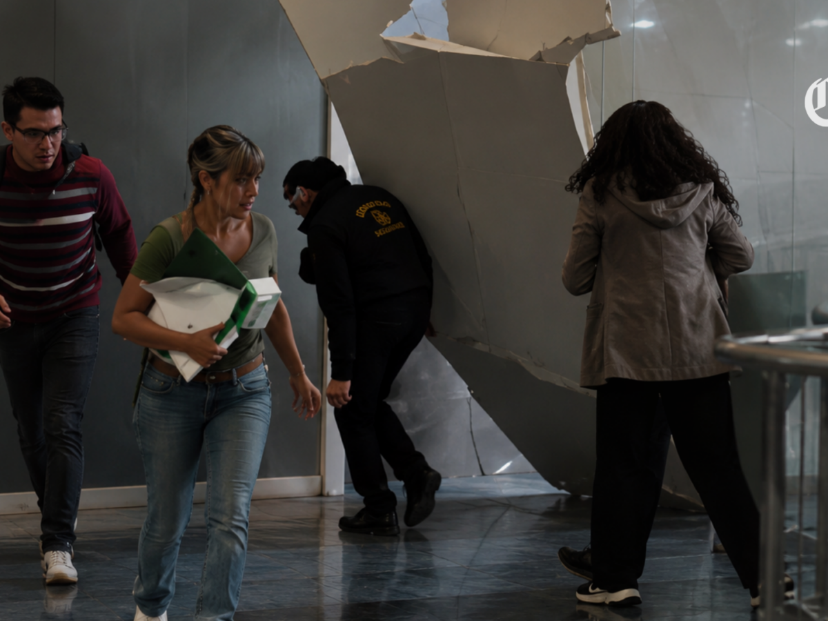Techo del centro comercial Plaza Central se desplomó en el norte de Bogotá sin dejar heridos
