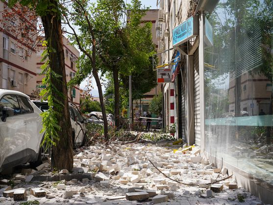 Fuerte sismo de magnitud 4,7 sacude Granada y suscita la evacuación preventiva de la Alhambra 7 fuerte sismo de magnitud 47 sacude granada y suscita la evacuacion preventiva de la alhambra image 1