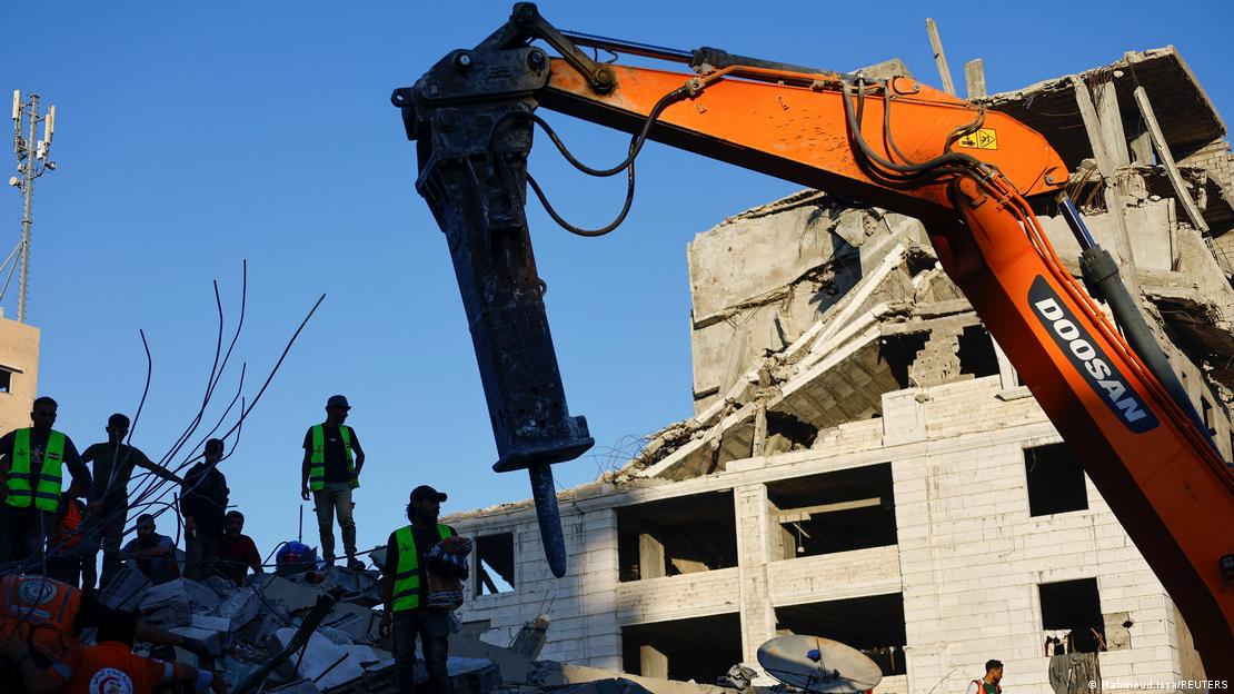 Calamidad en el norte de Gaza tras el colapso de un edificio que albergaba a cien desplazados 3 calamidad en el norte de gaza tras el colapso de un edificio que albergaba a cien desplazados 79286247 906