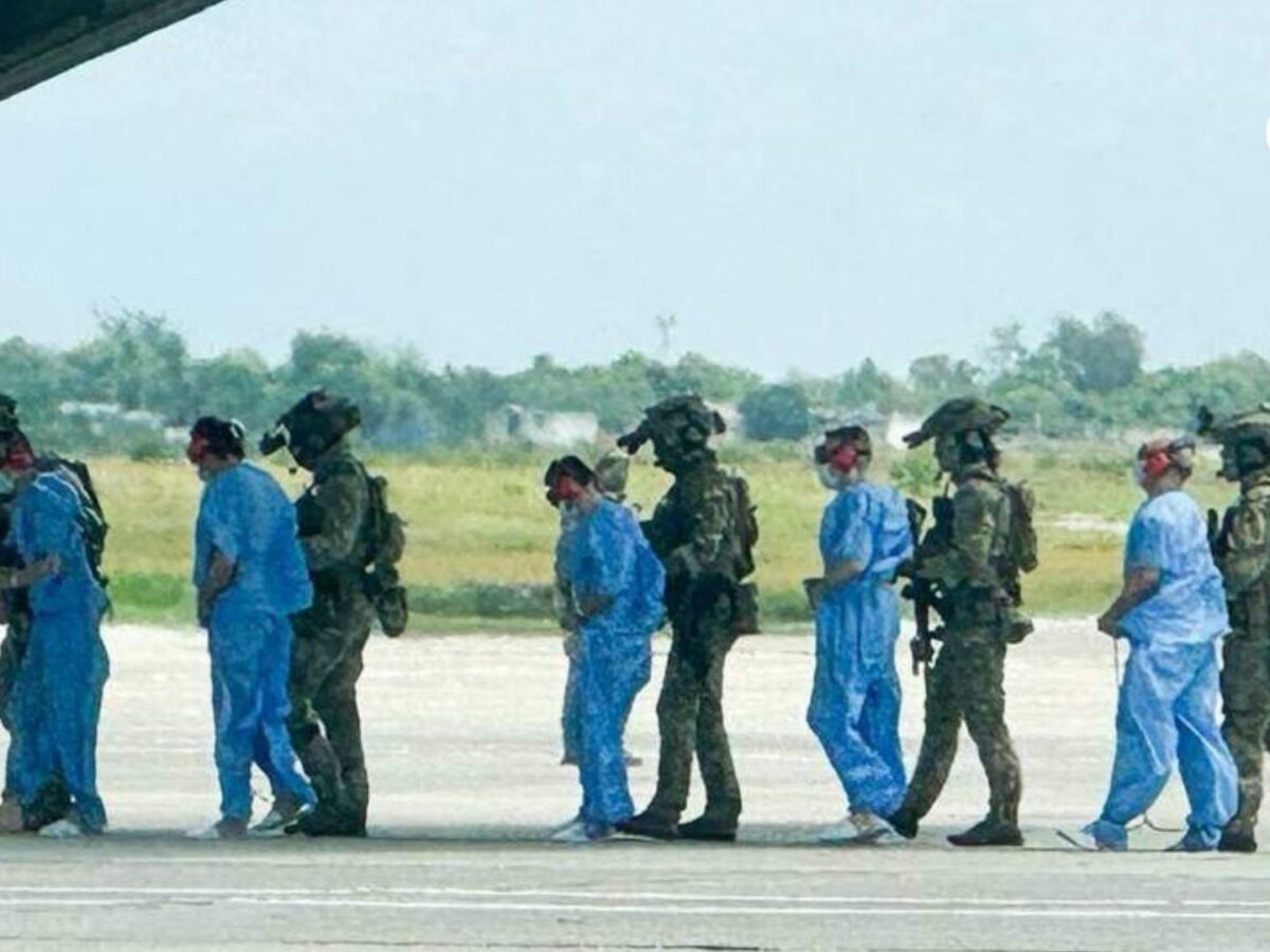 Extraditan a EE. UU. a 17 exmilitares colombianos vinculados al magnicidio de Jovenel Moïse en Haití