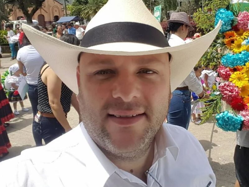fiscalia imputa formalmente a miguel quintero hermano de daniel quintero por presunta red de corrupcion en medellin miguel quintero facebook