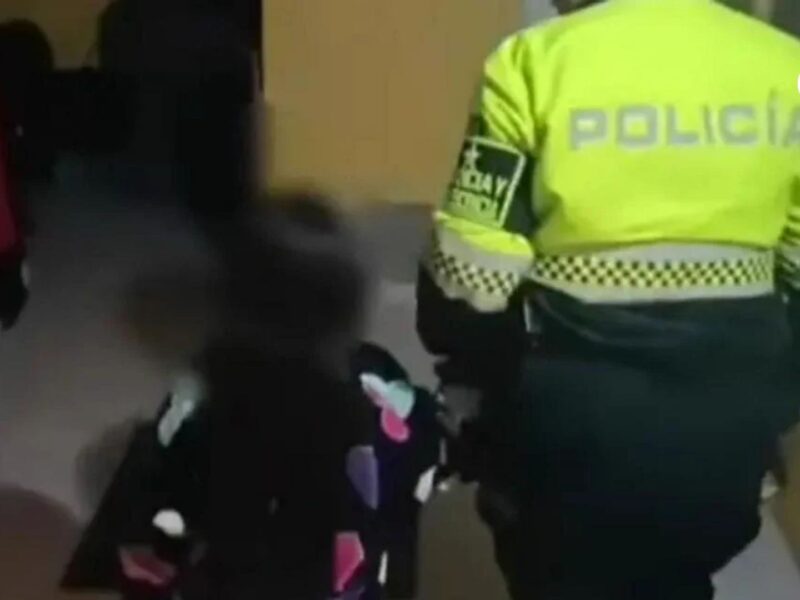 nina de 5 anos es hallada caminando sola de madrugada en el sur de bogota nina rescatada bogota policia nacional