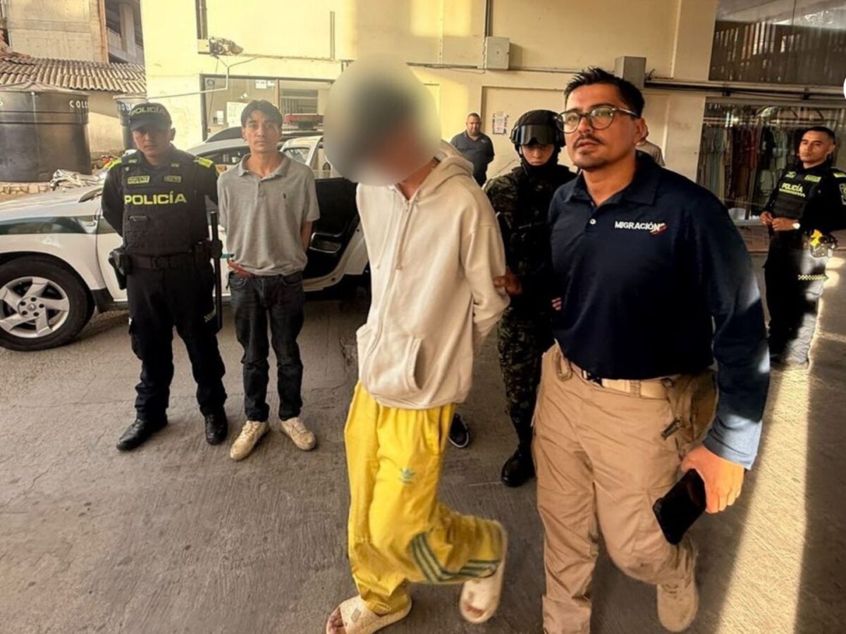 Operativos migratorios en Medellín terminan con la expulsión de 18 personas con antecedentes, entre ellos alias el «Sacerdote»