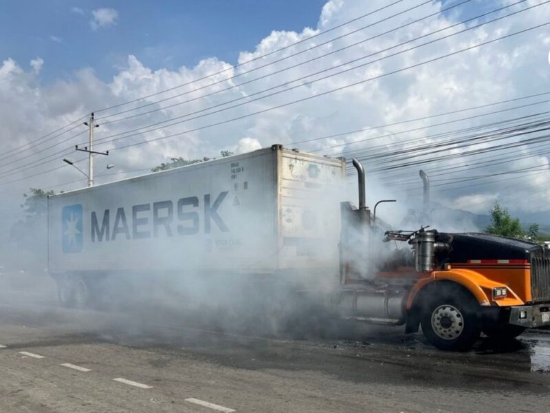 paro armado de 48 horas en magdalena paraliza la actividad comercial gobierno ordena militarizar santa marta paro santa marha redes sociales