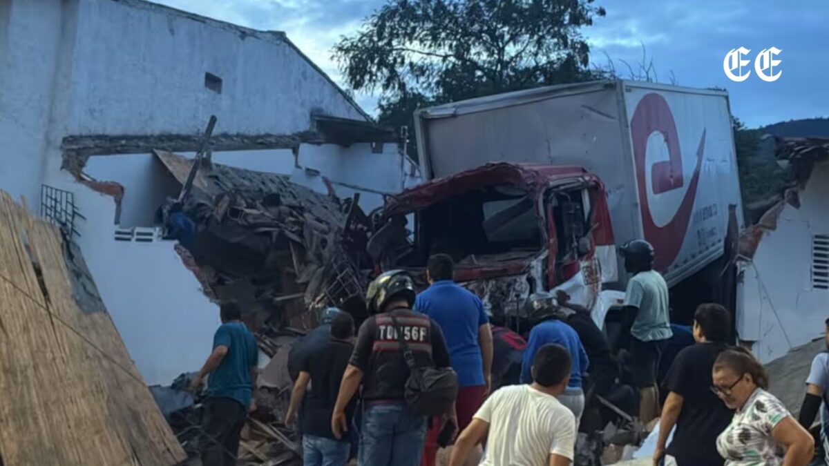 tractomula sin frenos ocasiona tragedia mortal y destruye una vivienda en la via a giron giron accidente redes sociales