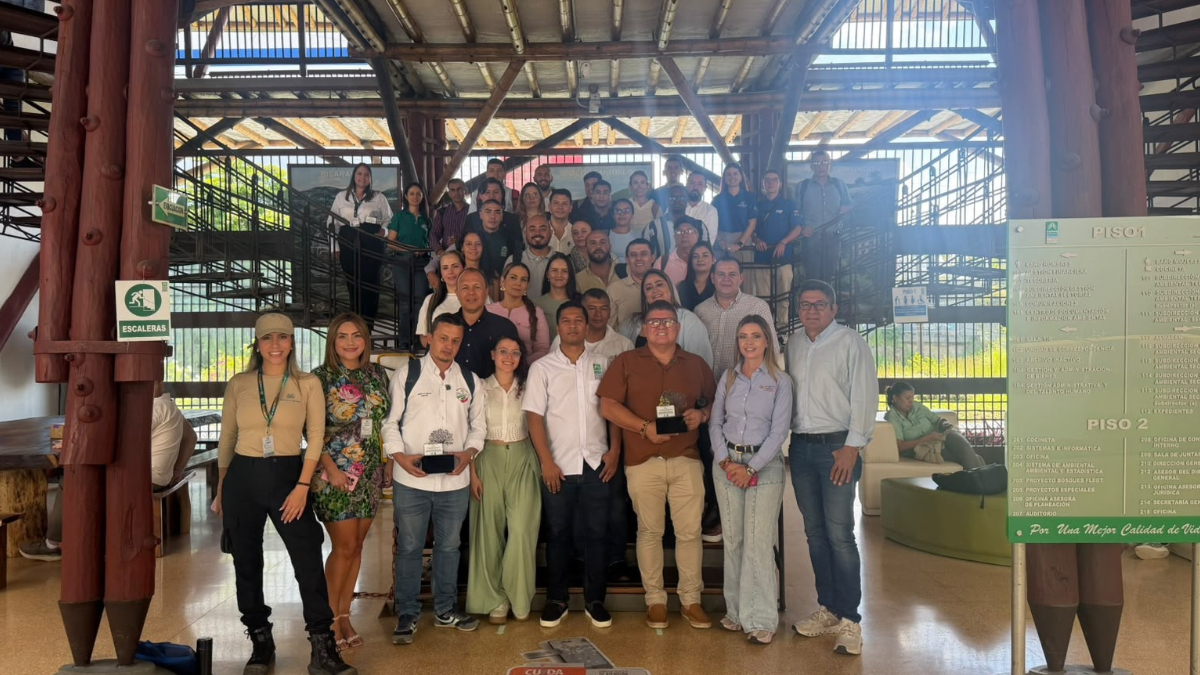 carder y masbosques fortalecen alianzas para proteger los ecosistemas y reconocer el trabajo de las familias campesinas de risaralda portadas clp web 2026 10 16t174926.367