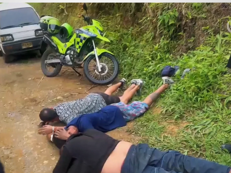 desarticulan banda procedente de bogota que robaba maquinaria pesada en pereira y dosquebradas pagina web 800x600 desarticulan banda procedente de bogota que robaba maquinaria pesada en pereira y dosq