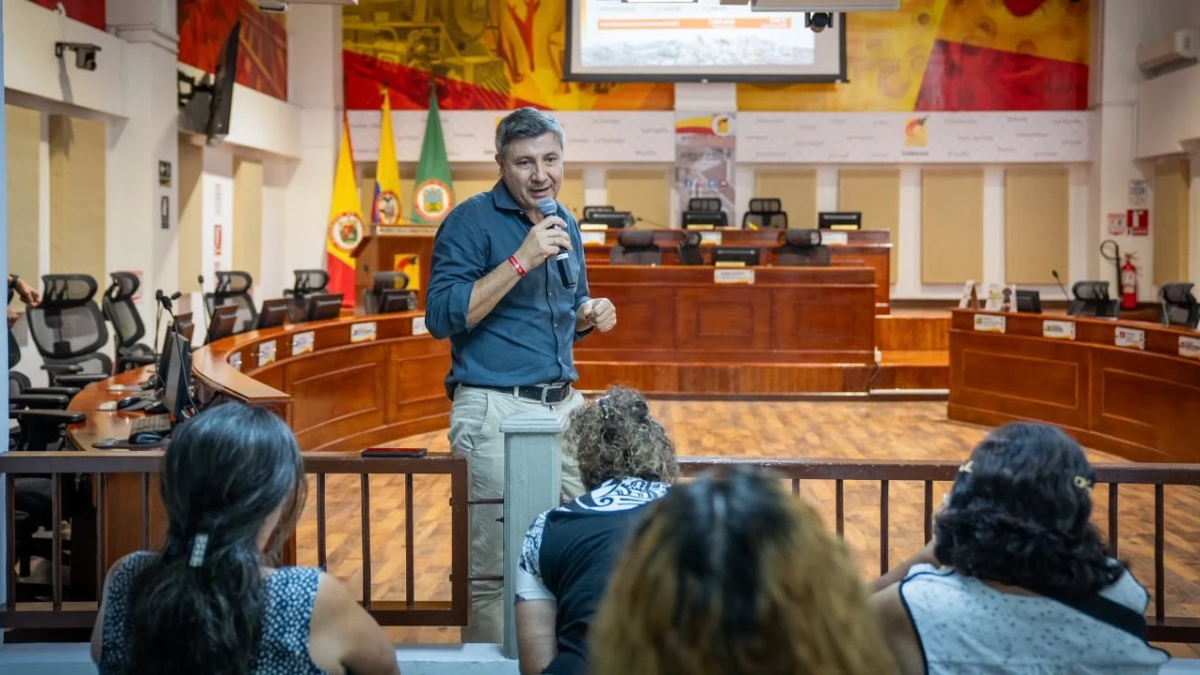 Pereira proyecta su inversión para 2027 con más de $1,3 billones destinados a las necesidades de la ciudadanía 1 pereira proyecta su inversion para 2027 con mas de 13 billones destinados a las necesidades de la ciudadania portadas clp web 2026 10 14t124704.431