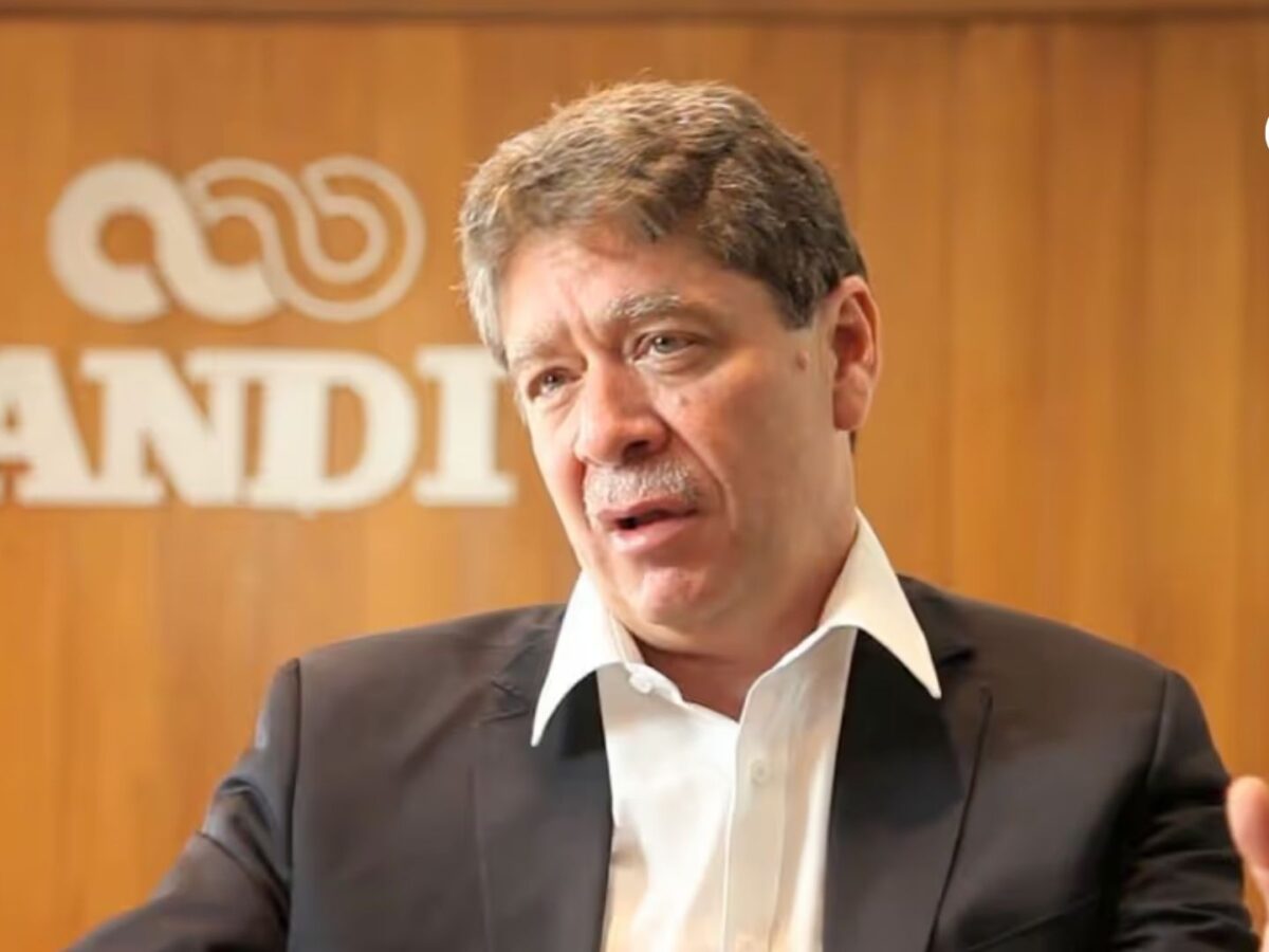 Renunció Bruce Mac Master a la presidencia de la ANDI tras tensiones con el ejecutivo