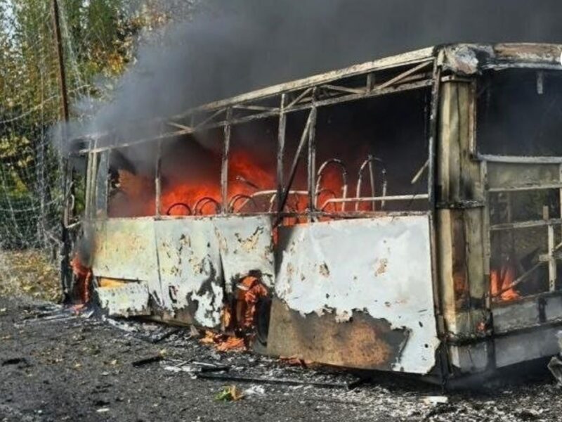 tragedia en kramatorsk deja 30 personas sin vida tras bombardeo contra autobuses civiles ucrania redes sociales
