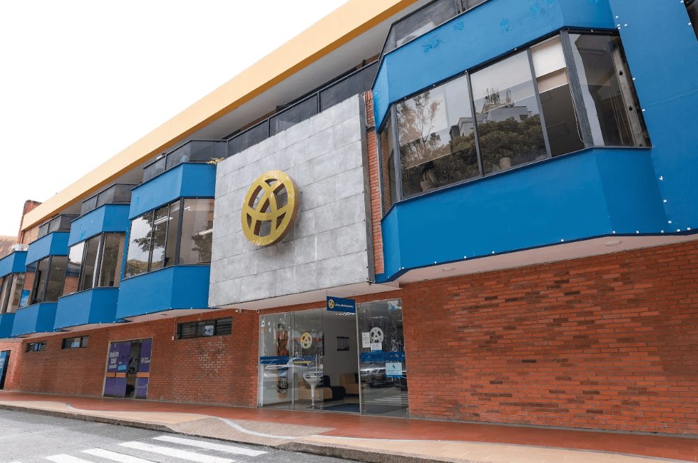 una prima una familiar y su exescolta los vinculos de rodrigo toro en el consejo directivo de comfamiliar risaralda image 1