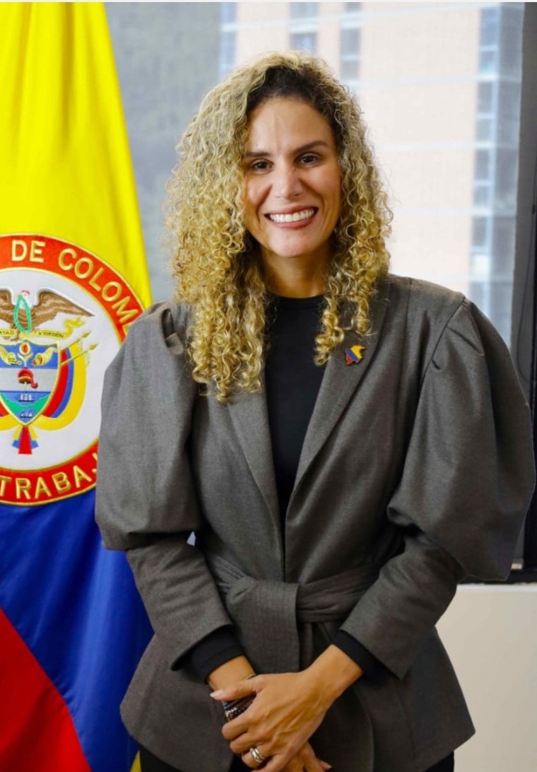 una prima una familiar y su exescolta los vinculos de rodrigo toro en el consejo directivo de comfamiliar risaralda mintrabajo